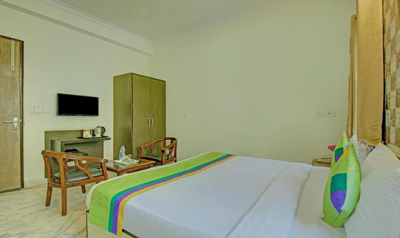 Itsy Hotels Swastika Inn Sector 26 نويدا المظهر الخارجي الصورة