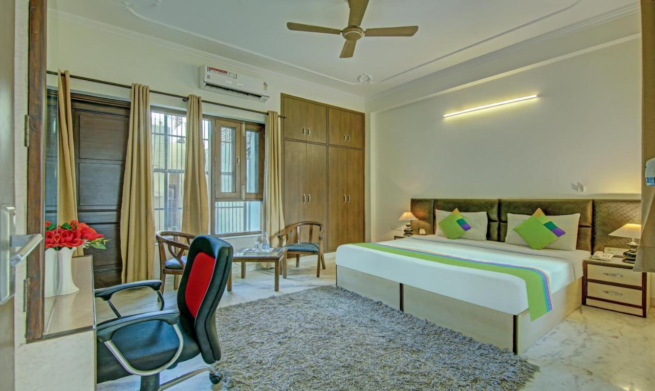 Itsy Hotels Swastika Inn Sector 26 نويدا المظهر الخارجي الصورة